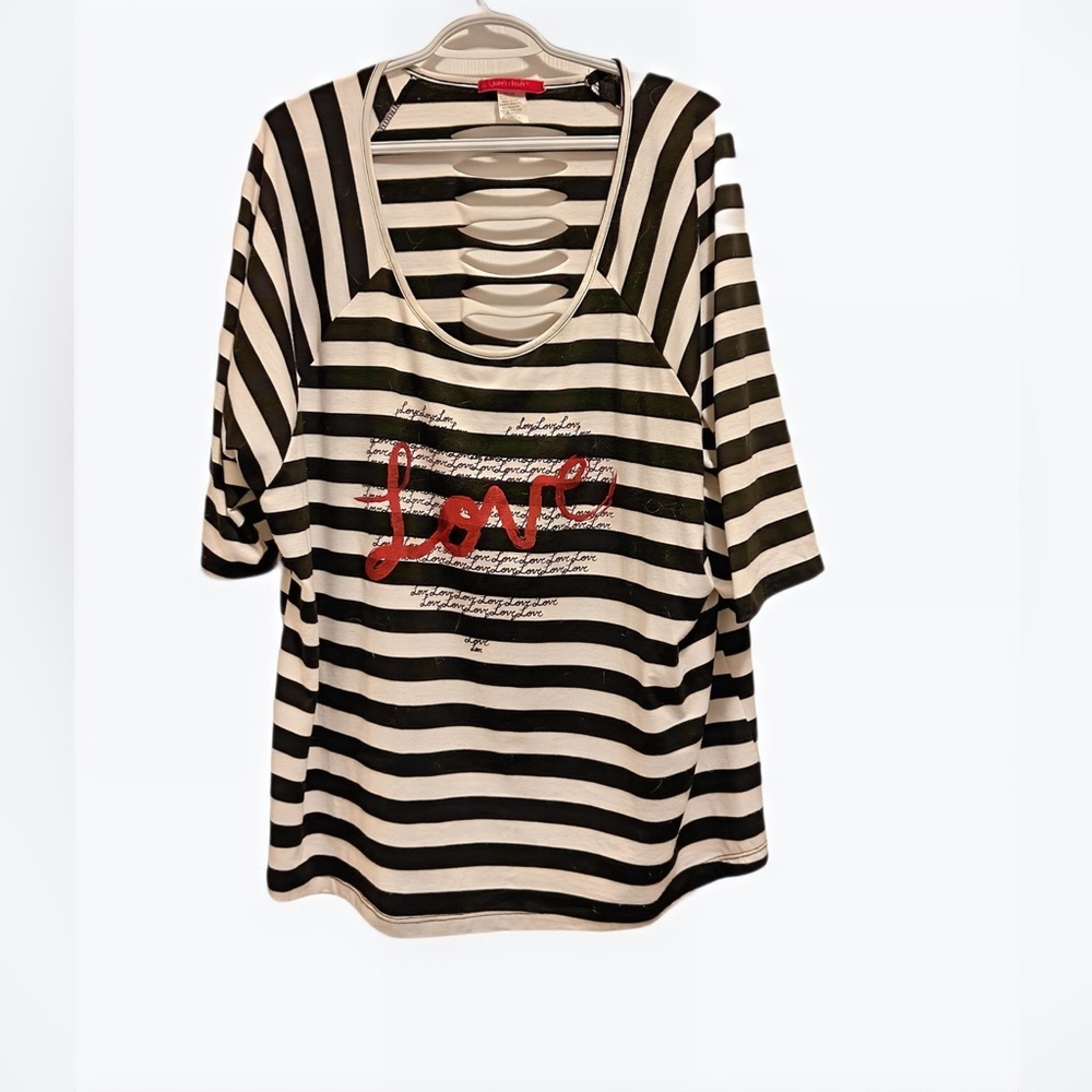 3/$15 4X Cut Out T-shirt